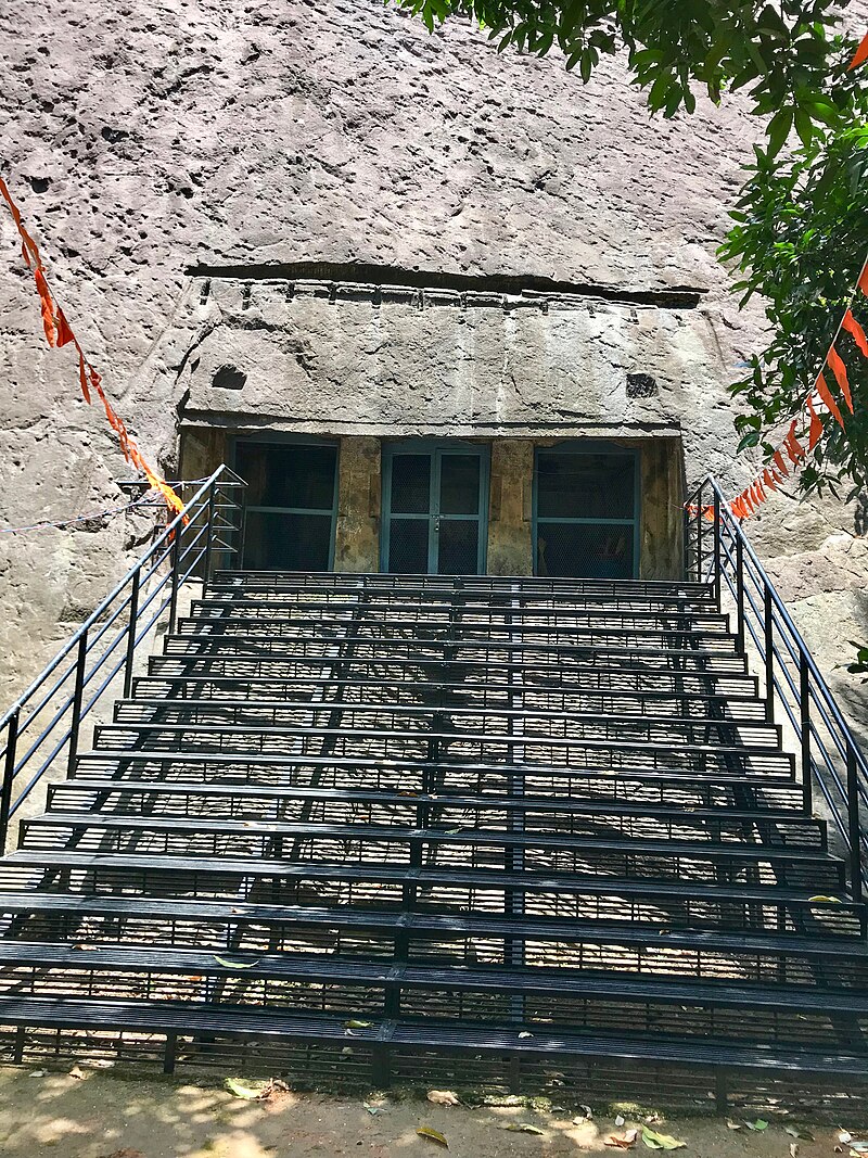 Thirunanthikarai Cave Temple